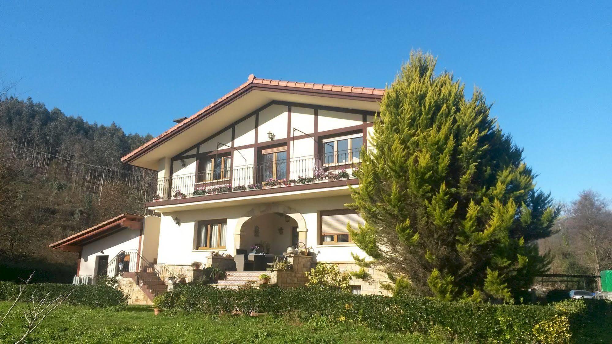 Casa Rural Ibarrondo Etxea Mungia Esterno foto